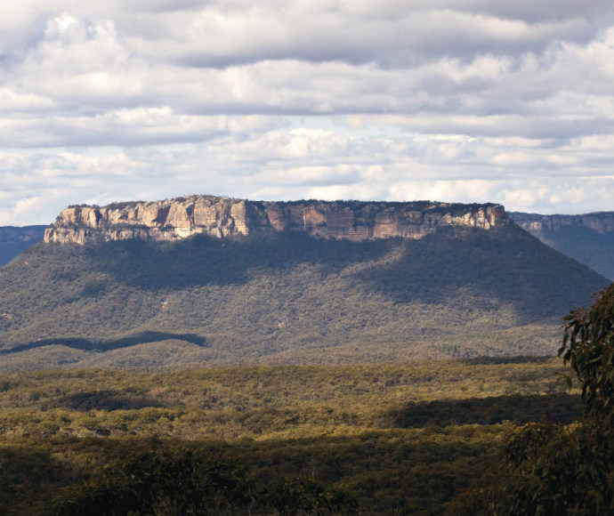 Valley view and mesa of the Pantoneys Crown, Gardens of Stone National Park 